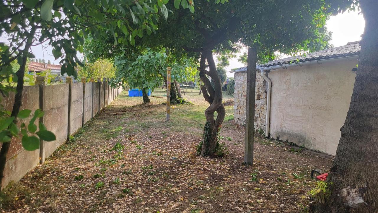 Maison 6 Personnes A Qlqs Minutes Des Plages Le Bernard Exterior photo